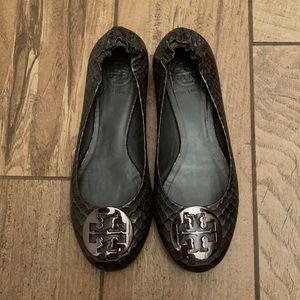 Tory Burch sz 7 grey flats